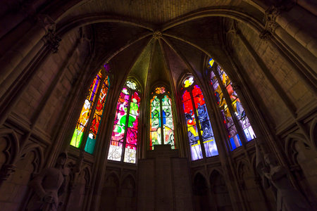 NEVERS, FRANCE, SEPTEMBER 20, 2016 : interiors and details of saint-cyr-sainte-julitte cathedral, september 20, 2016, in Nevers, Franceのeditorial素材