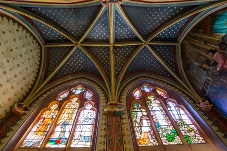 NEVERS, FRANCE, SEPTEMBER 20, 2016 : interiors and details of saint-cyr-sainte-julitte cathedral, september 20, 2016, in Nevers, Franceのeditorial素材