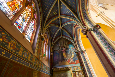NEVERS, FRANCE, SEPTEMBER 20, 2016 : interiors and details of saint-cyr-sainte-julitte cathedral, september 20, 2016, in Nevers, Franceのeditorial素材