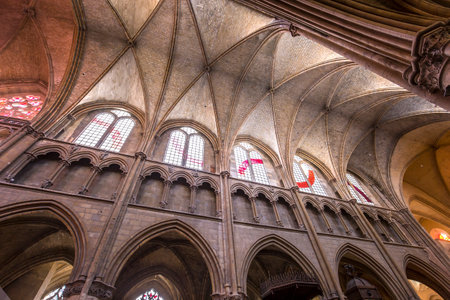 NEVERS, FRANCE, SEPTEMBER 20, 2016 : interiors and details of saint-cyr-sainte-julitte cathedral, september 20, 2016, in Nevers, Franceのeditorial素材