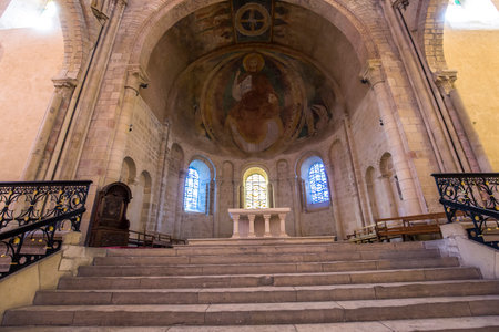 NEVERS, FRANCE, SEPTEMBER 20, 2016 : interiors and details of saint-cyr-sainte-julitte cathedral, september 20, 2016, in Nevers, Franceのeditorial素材
