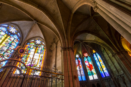 NEVERS, FRANCE, SEPTEMBER 20, 2016 : interiors and details of saint-cyr-sainte-julitte cathedral, september 20, 2016, in Nevers, Franceのeditorial素材