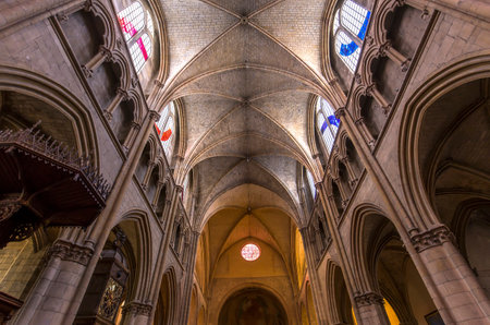 NEVERS, FRANCE, SEPTEMBER 20, 2016 : interiors and details of saint-cyr-sainte-julitte cathedral, september 20, 2016, in Nevers, Franceのeditorial素材