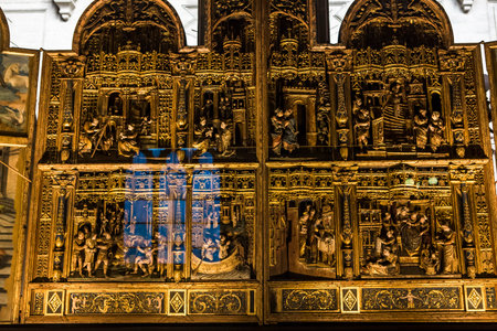 PARIS, FRANCE, APRIL 13,  2017 : interiors and details of Saint-Germain L'Auxerrois church, april 13, 2017, in  Paris, Franceのeditorial素材