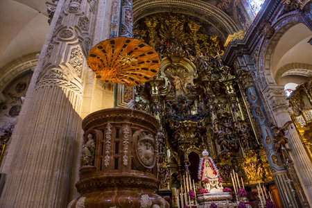 SEVILLE, ANDALUSIA, SPAIN, MAY, 21, 2017 : interiors  of  El Salvador church, may 21, 2017, in Seville, andalusia, spainのeditorial素材