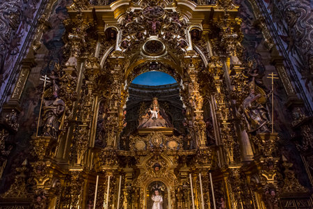 SEVILLE, ANDALUSIA, SPAIN, MAY, 21, 2017 : interiors  of  El Salvador church, may 21, 2017, in Seville, andalusia, spainのeditorial素材