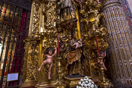 SEVILLE, ANDALUSIA, SPAIN, MAY, 21, 2017 : interiors  of  El Salvador church, may 21, 2017, in Seville, andalusia, spainのeditorial素材