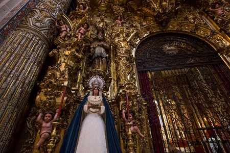 SEVILLE, ANDALUSIA, SPAIN, MAY, 21, 2017 : interiors  of  El Salvador church, may 21, 2017, in Seville, andalusia, spainのeditorial素材