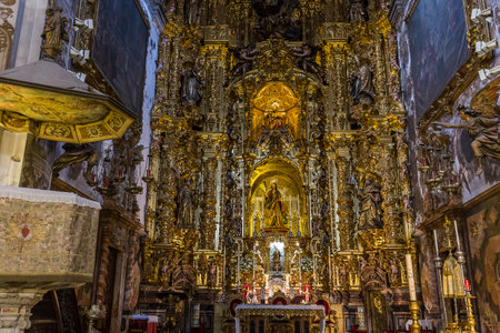 SEVILLE, ANDALUSIA, SPAIN, MAY, 25, 2017 : interiors  of  Santa maria Magdalena church, may 25, 2017, in Seville, andalusia, spainのeditorial素材