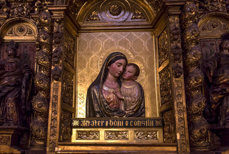 SEVILLE, ANDALUSIA, SPAIN, MAY, 25, 2017 : interiors  of  Santa maria Magdalena church, may 25, 2017, in Seville, andalusia, spainのeditorial素材