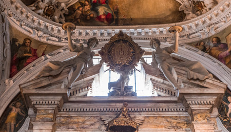 SIENA, ITALY, JUNE 14, 2016 : interiors and architectural decors of the duomo, Siena cathedral, june 14, 2016 in Siena, Italyのeditorial素材