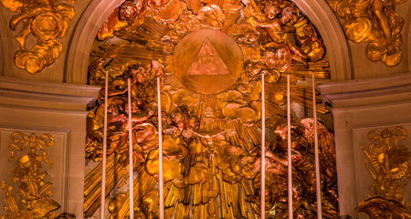 VERSAILLES FRANCE  APRIL 01 : Interiors, architectural details an ceilings of the Royal Chapel, april 01, 2018  in Versailles, Franceのeditorial素材
