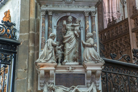 AMIENS, FRANCEAUGUST 07, 2014 : architectural details of  the gothic cathedral of Amiens, on august 07, 2014, in Amiens, France.のeditorial素材