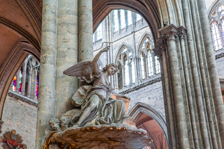 AMIENS, FRANCEAUGUST 07, 2014 : architectural details of  the gothic cathedral of Amiens, on august 07, 2014, in Amiens, France.のeditorial素材