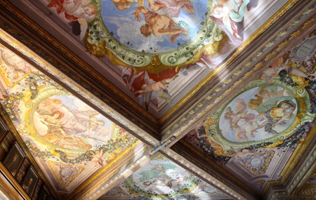 FLORENCE, ITALY, OCTOBER 25, 2015 : interiors and details of the Uffizi, october 25, 2015 in Florence, Italyのeditorial素材