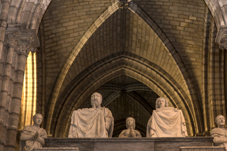 SAINT-DENIS, FRANCE  FEBRUARY 12, 2015 : Recumbent statues in basilica of saint-denis,  necropolis of french monarchs, February, 12, 2015 in Saint-Denis, near Paris, France.のeditorial素材