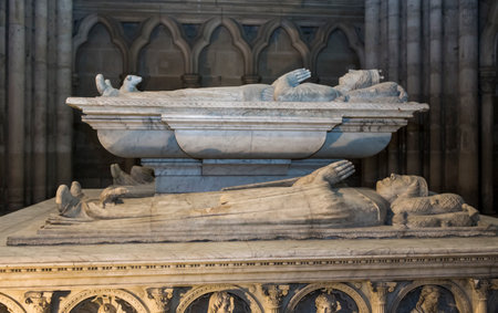 SAINT-DENIS, FRANCE  FEBRUARY 12, 2015 : Recumbent statues in basilica of saint-denis,  necropolis of french monarchs, February, 12, 2015 in Saint-Denis, near Paris, France.のeditorial素材
