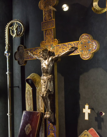 PARIS,  FEBRUARY 15 : treasure and jewels of the cathedral Notre Dame de Paris on FEBRUARY 15, 2013 in Paris, Franceのeditorial素材