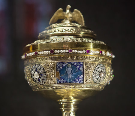 PARIS,  FEBRUARY 15 : treasure and jewels of the cathedral Notre Dame de Paris on FEBRUARY 15, 2013 in Paris, Franceのeditorial素材