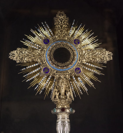 PARIS,  FEBRUARY 15 : treasure and jewels of the cathedral Notre Dame de Paris on FEBRUARY 15, 2013 in Paris, Franceのeditorial素材