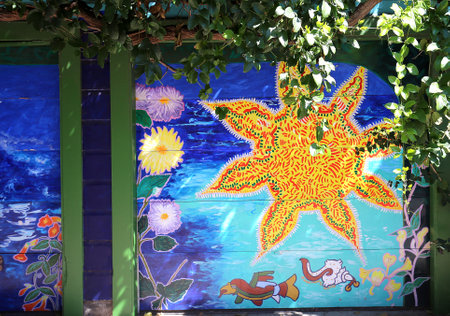 SAN FRANCISCO, CALIFORNIA, SEPTEMBER 17, 2014, Mexican murals painted in Balmy Alley, september 17, 2014,  in  San Francisco, California, USAのeditorial素材
