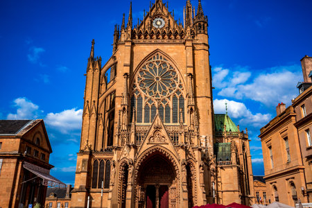 METZ, FRANCE, SEPTEMBER 01,  2018 : exteriors and details of the cathedral, september 01, 2018, in  Metz, Franceのeditorial素材