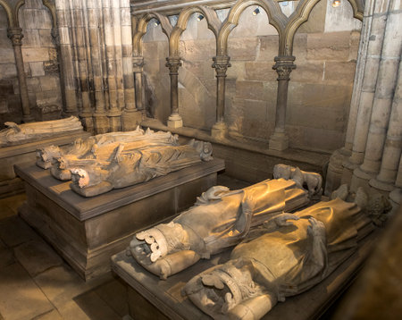 SAINT-DENIS, FRANCE  FEBRUARY 12, 2015 : Recumbent statues in basilica of saint-denis,  necropolis of french monarchs, February, 12, 2015 in Saint-Denis, near Paris, France.のeditorial素材