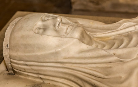 SAINT-DENIS, FRANCE  FEBRUARY 12, 2015 : Recumbent statues in basilica of saint-denis,  necropolis of french monarchs, February, 12, 2015 in Saint-Denis, near Paris, France.のeditorial素材
