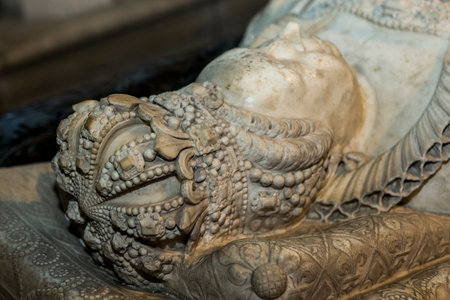 SAINT-DENIS, FRANCE  FEBRUARY 12, 2015 : Recumbent statue of catherine de medicis in basilica of saint-denis,  necropolis of french monarchs, February, 12, 2015 in Saint-Denis, near Paris, France.のeditorial素材