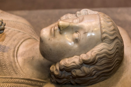 SAINT-DENIS, FRANCE  FEBRUARY 12, 2015 : Recumbent statue of king Robert II  in basilica of saint-denis,  necropolis of french monarchs, February, 12, 2015 in Saint-Denis, near Paris, France.のeditorial素材