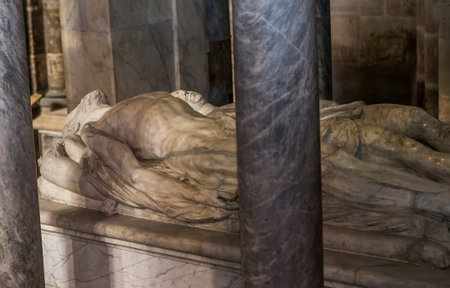 SAINT-DENIS, FRANCE  FEBRUARY 12, 2015 : Recumbent statue of king Henri II in basilica of saint-denis,  necropolis of french monarchs, February, 12, 2015 in Saint-Denis, near Paris, France.のeditorial素材