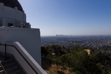 LOS ANGELES, CALIFORNIA - APRIL 12, 2015 : view from the terrace of the Griffith observatory, in Los Angeles, california, united statesのeditorial素材