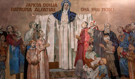 OBERNAI, FRANCE, SEPTEMBER 05,  2018 : interiors and details of  cathedral, september 05, 2018, in  Obernai, Franceのeditorial素材