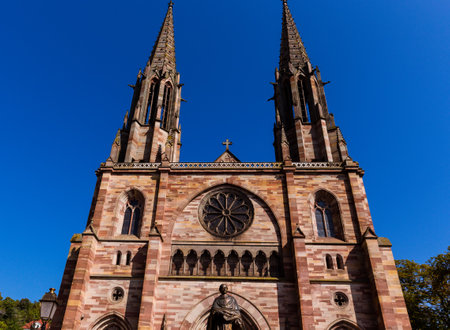 OBERNAI, FRANCE, SEPTEMBER 05,  2018 : interiors and details of  cathedral, september 05, 2018, in  Obernai, Franceのeditorial素材
