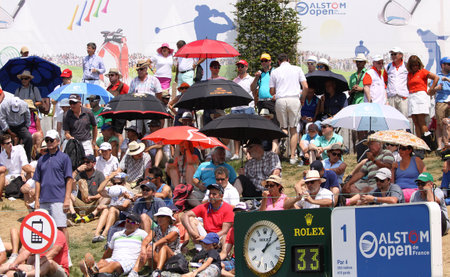 GUYANCOURT , FRANCE, JULY 04, 2015 : Gallery of spectators at the golf French Open, European golf tour, July 04, 2015 at The golf National, Guyancourt, France.のeditorial素材