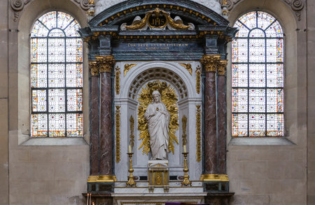 PARIS, FRANCE  MARCH  15, 2014 : Interiors and architectural details of Saint-Paul Saint-Louis church, March 15, 2014 in  Paris, France.のeditorial素材