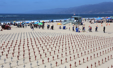 SANTA MONICA, CA, UNITED STATES, APRIL 12, 2015 : memorial cemetary on the beach of santa monica, california, united statesのeditorial素材