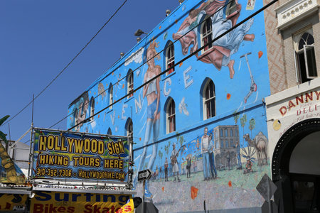 VENICE BEACH, UNITED STATES - APRIL 14, 2015 : painted wall on buildings in Venice beach, in Los angeles, california, united statesのeditorial素材