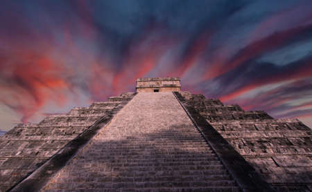 Maya Pyramid in Chichen Itza ruins, Yucatan, Mexicoの写真素材