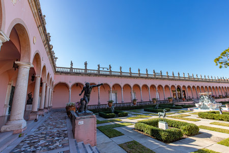 SARASOTA, FLORIDA, USA, DECEMBER 03, 2024: architectural details, courtyard, loggias and gardens of the Ringling palaceのeditorial素材