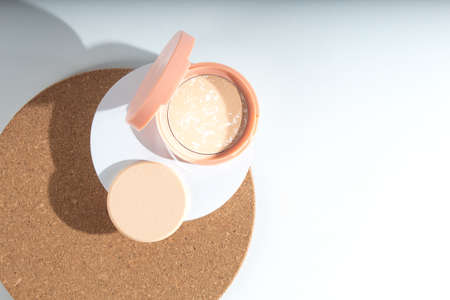 pink cosmetic beauty powder fashion with white backgroundの写真素材