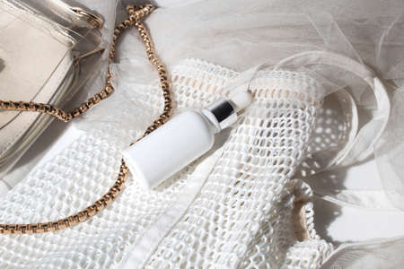 white wood table background with lifestyle, cosmetic makeup bottle lotion cream product with beauty fashion skincare healthcare mockupの写真素材