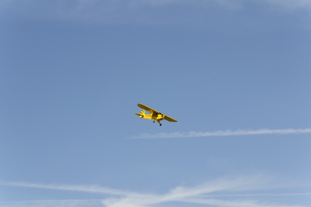 A piper cub flying slow, maxi plane model in bellota jet, the temple of radiocontrol.のeditorial素材