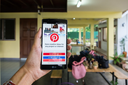 CHIANG MAI,THAILAND - SEP  21,2016 : Smartphone with social Internet serviceのeditorial素材