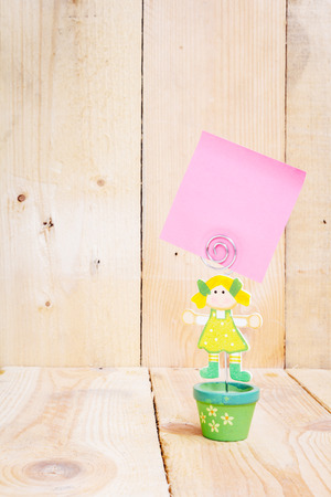 sticky note on a woodenの写真素材