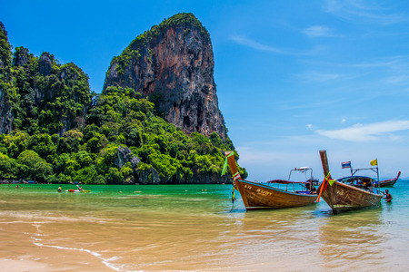 Many long tailed boat Mahya bay Krabi Thailandのeditorial素材