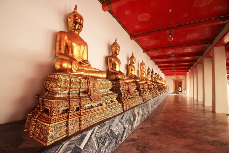 Many buddha images are placed at wat po,Thailand.の写真素材