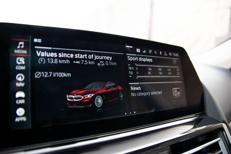 2020 BMW 8 Series Gran Coupe idrive screen