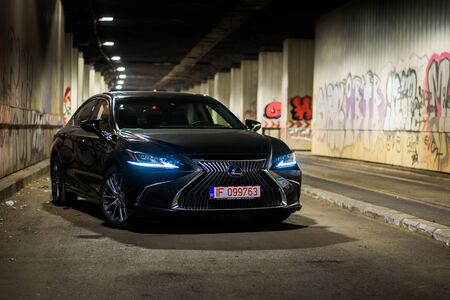 2020 Lexus ES300h wallpaperのeditorial素材