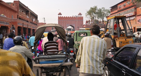 Jaipur, India - December 01 2009 - Typical image for the streets of India. The piston and the variety of vehicles. There are no rules.のeditorial素材